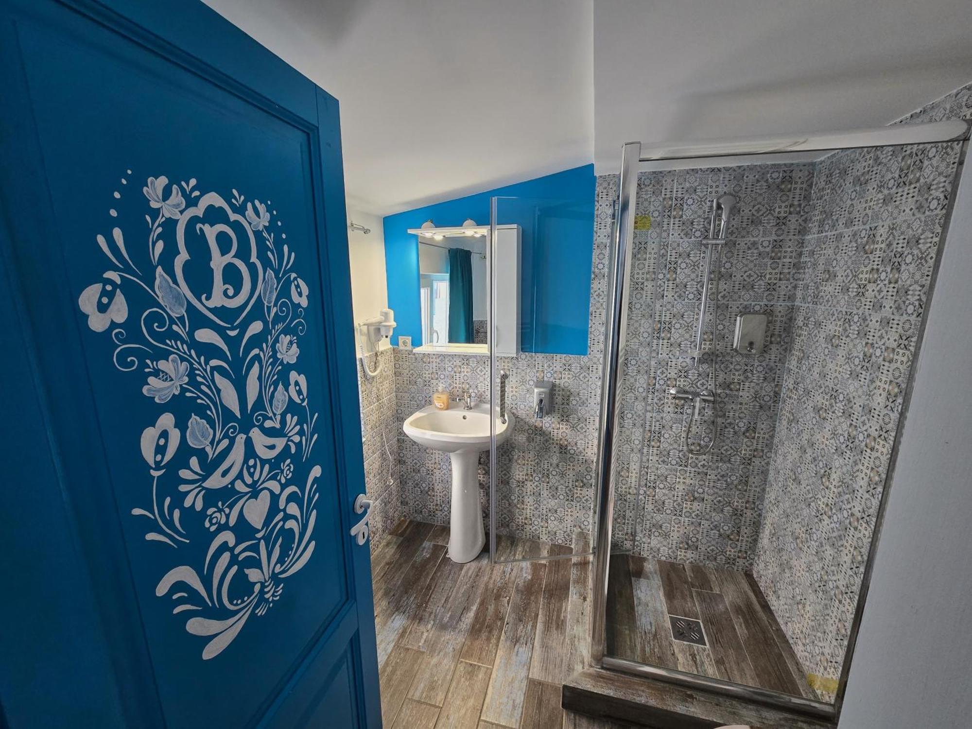 Pensiune Blue Coral Журіловка Екстер'єр фото